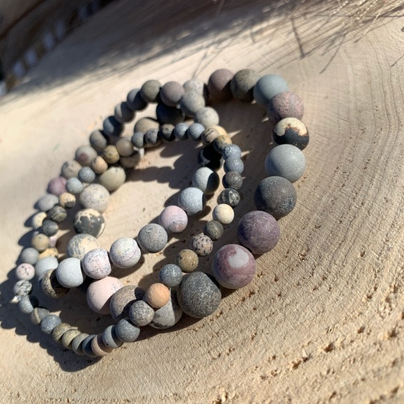 Natural Matte Gray Jasper Smooth Round High Quality Gemstone Beads Bracelets - Picture 9 of 9